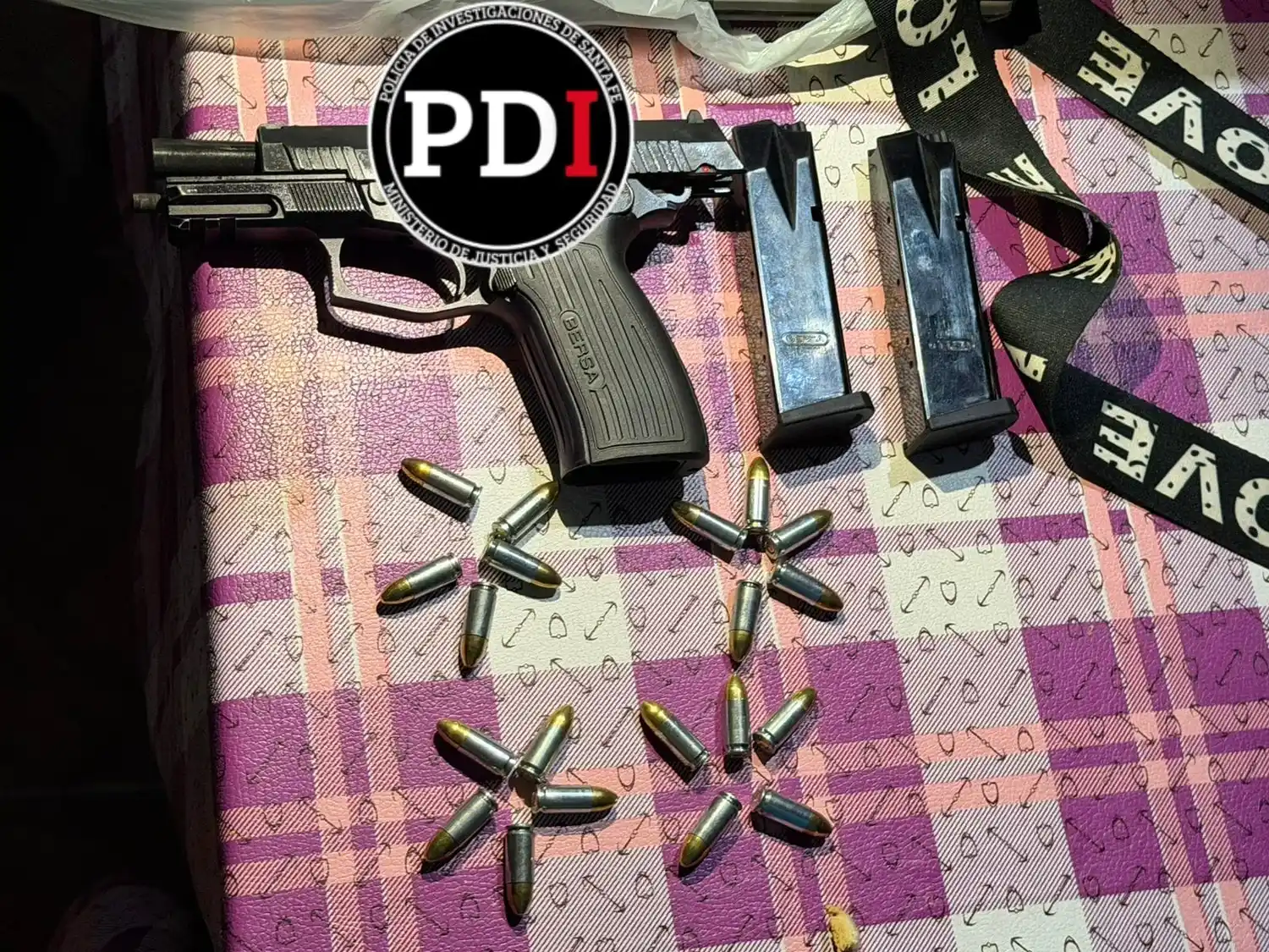 La PDI detuvo a una mujer por microtráfico y secuestró droga, armas y dinero - 5