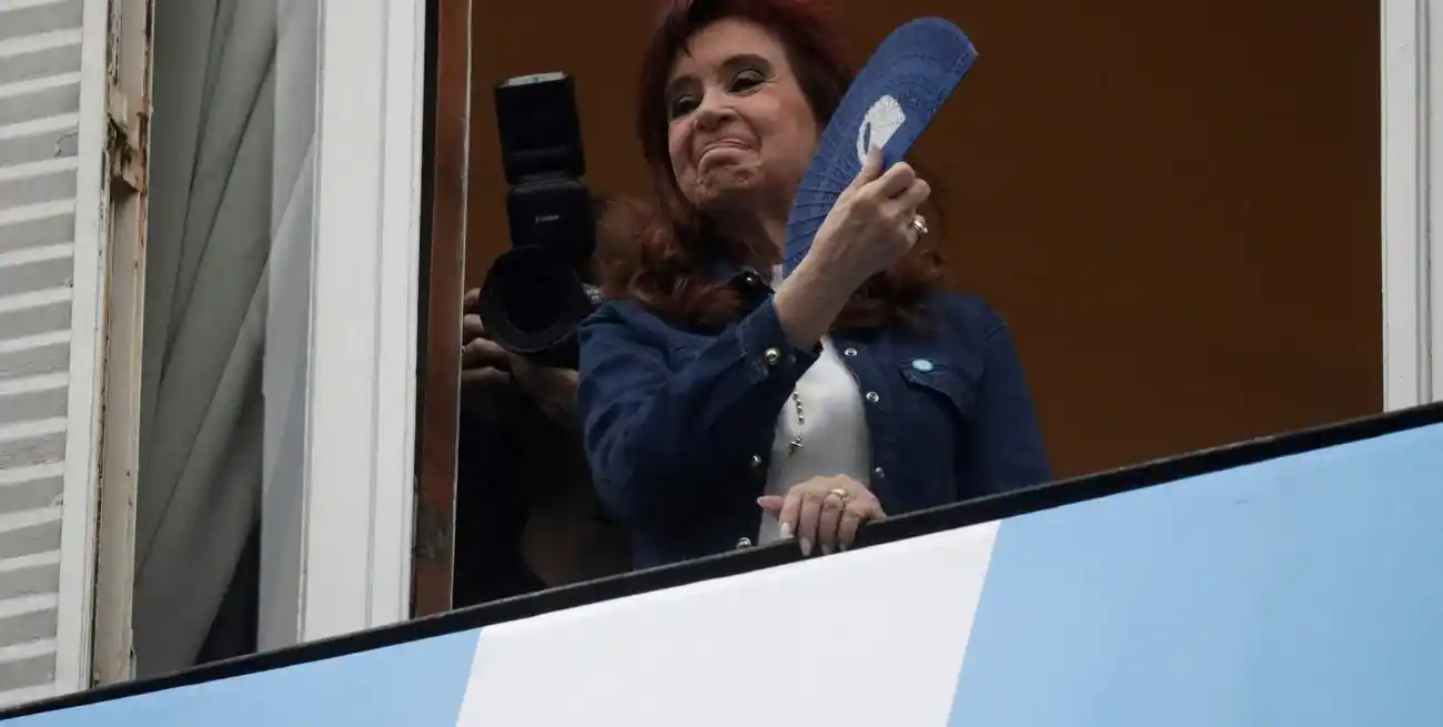 Desde las 7, seguidores de Cristina Kirchner estarán concentrados en la puerta de su casa.