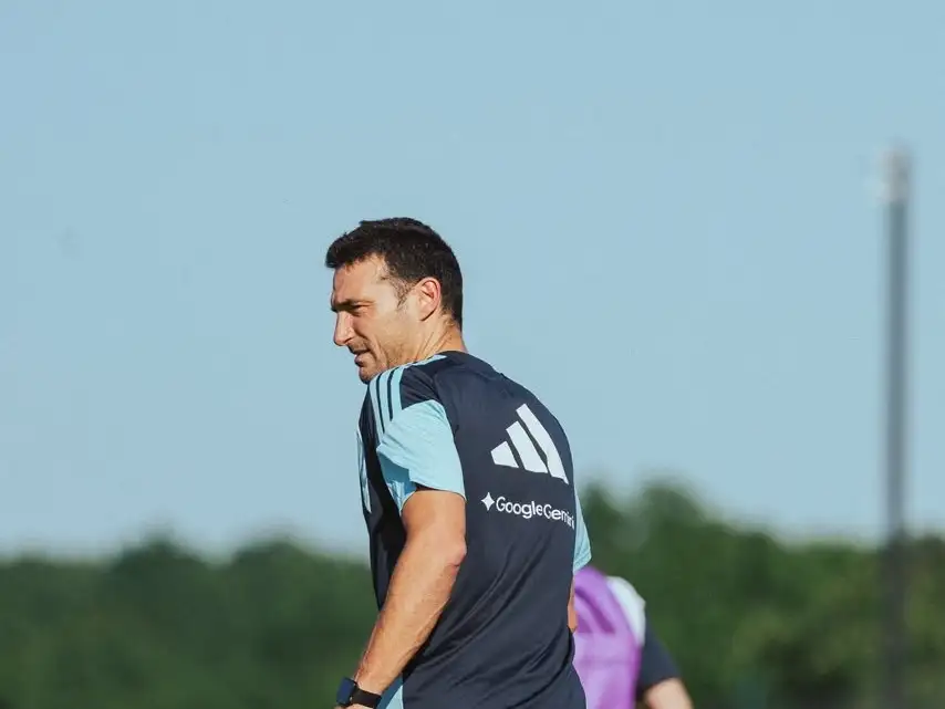 La Selección Argentina entrena en Kansas bajo la mirada de Scaloni.