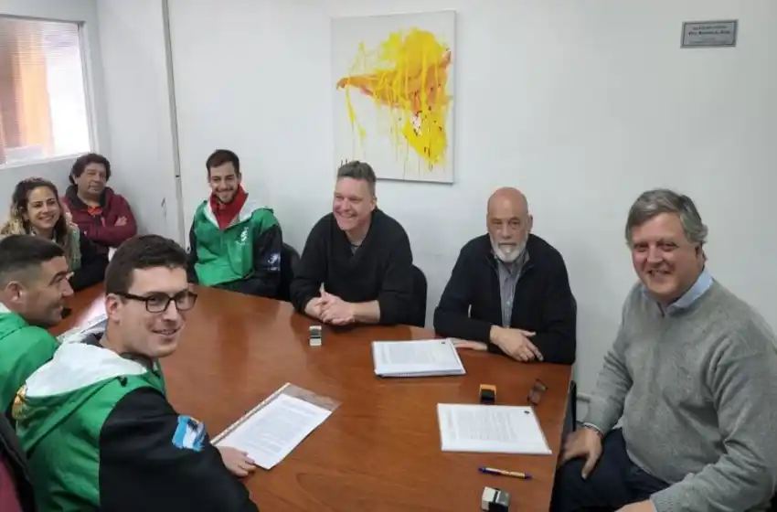 Acuerdo entre SMATA y la Defensoría: "A los salarios se los llevan los alimentos"