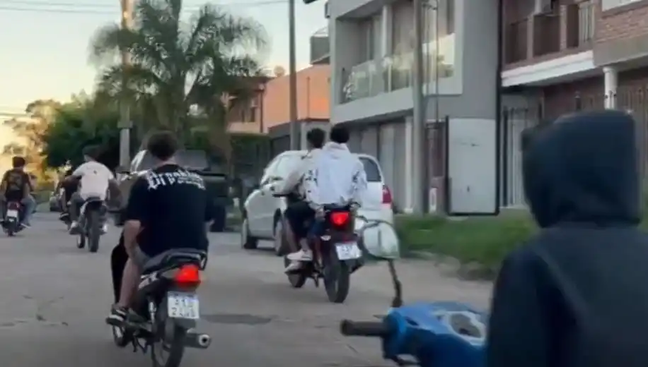 Motos calle Perón 001