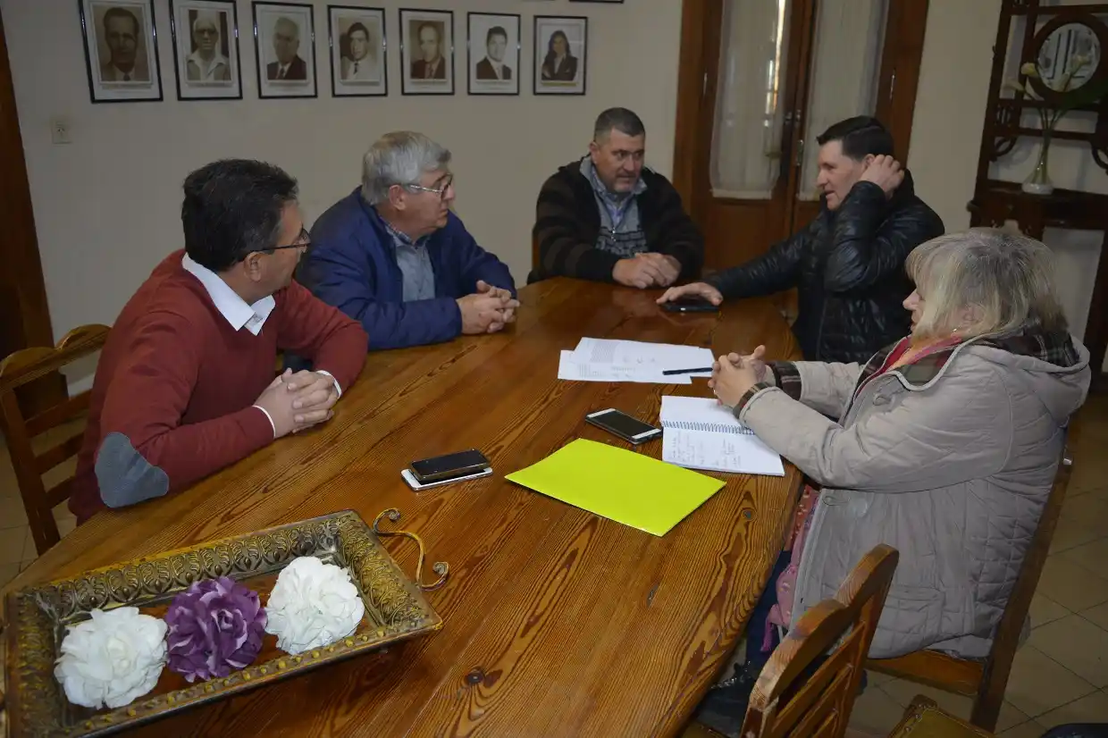 Hablaron sobre la situación y el mantenimiento de los caminos rurales del departamento Diamante