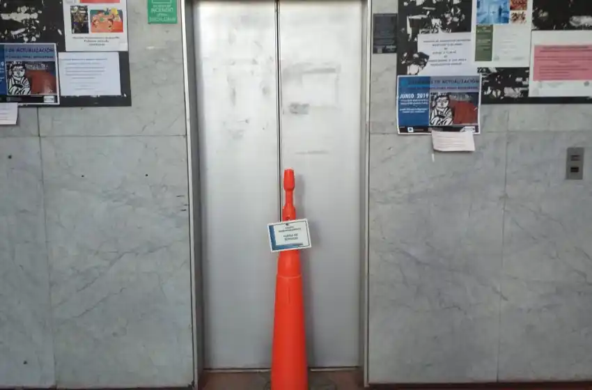 Cayó un ascensor en Tribunales con siete personas adentro
