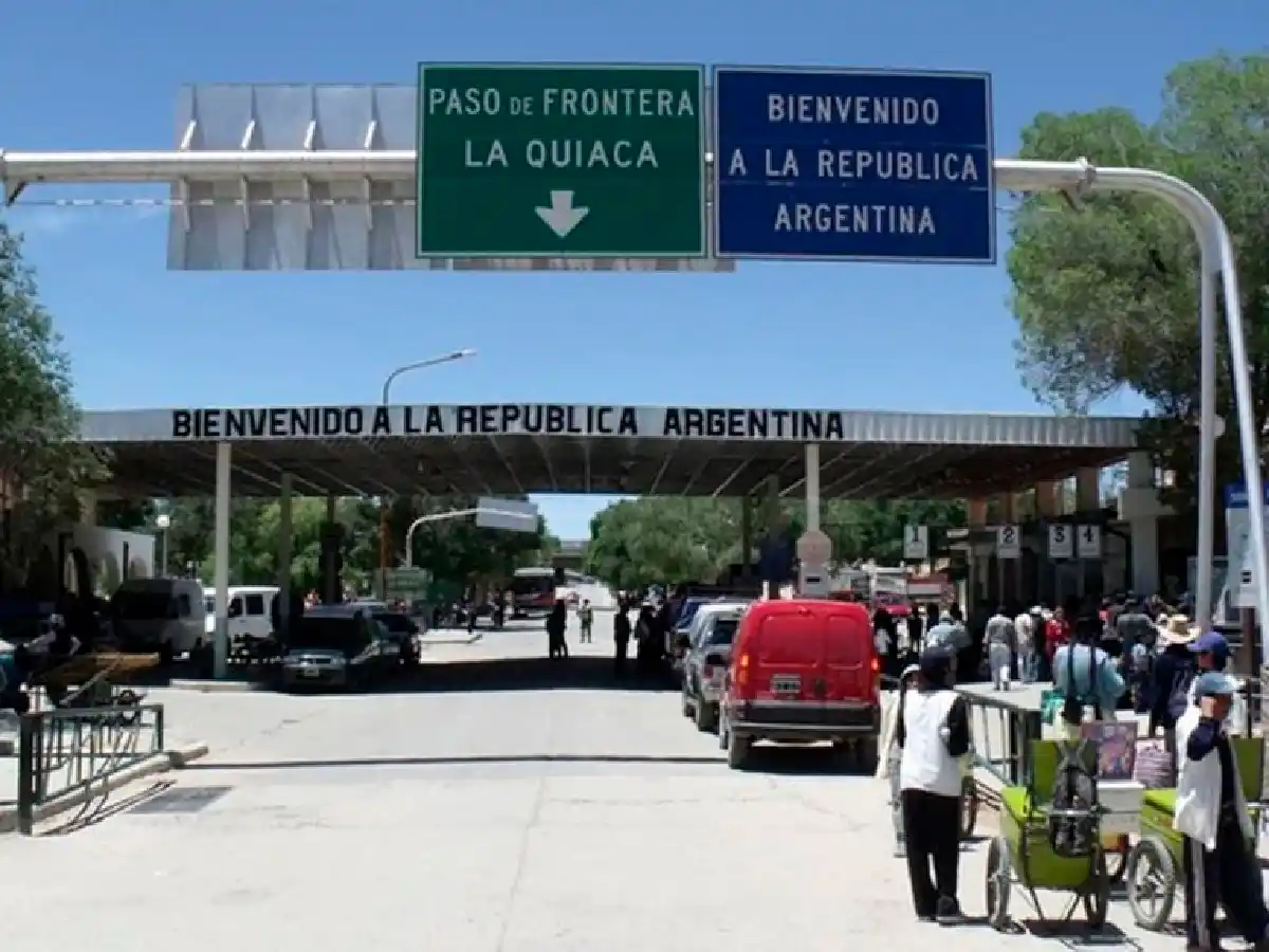 El Gobierno prorroga el cierre de fronteras del país hasta el 26 de abril