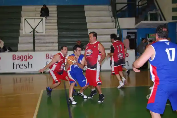 Bohemia alcanzó la punta en el Maxibásquet 