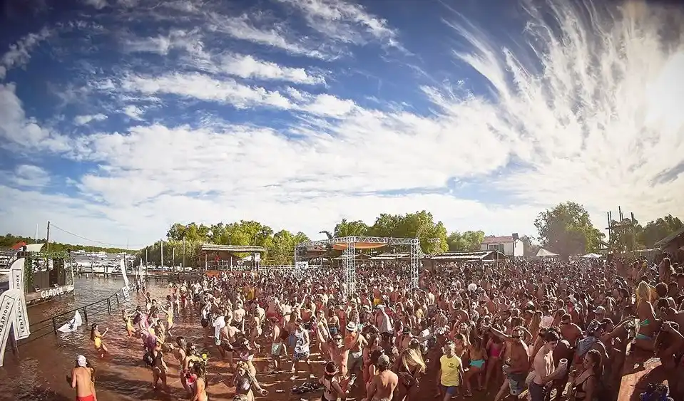 Fin de semana con fiestas sin habilitación en nuestras islas