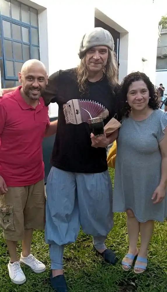 Mariela con el maestro Renato Borghetti