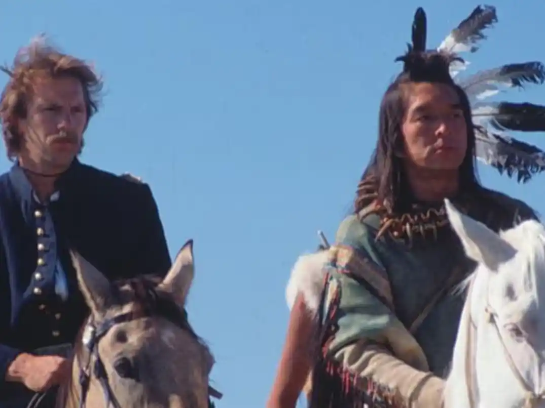 Graham Greene y Kevin Costner, en "Danza con lobos".