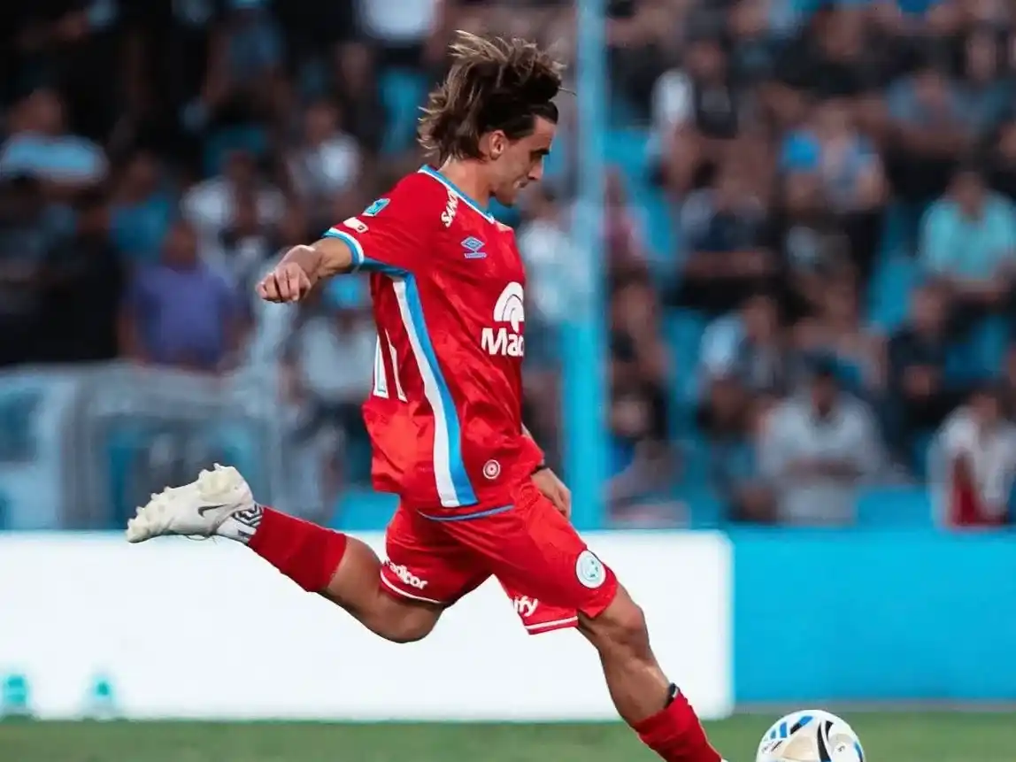 González Metilli aprovechó un error del arquero para convertir.