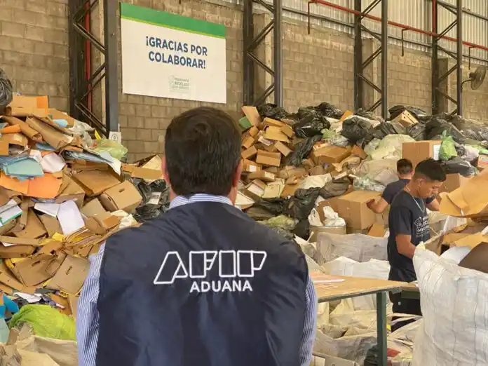 La Aduana donó más de 23 toneladas de papel en desuso a la Fundación Garrahan