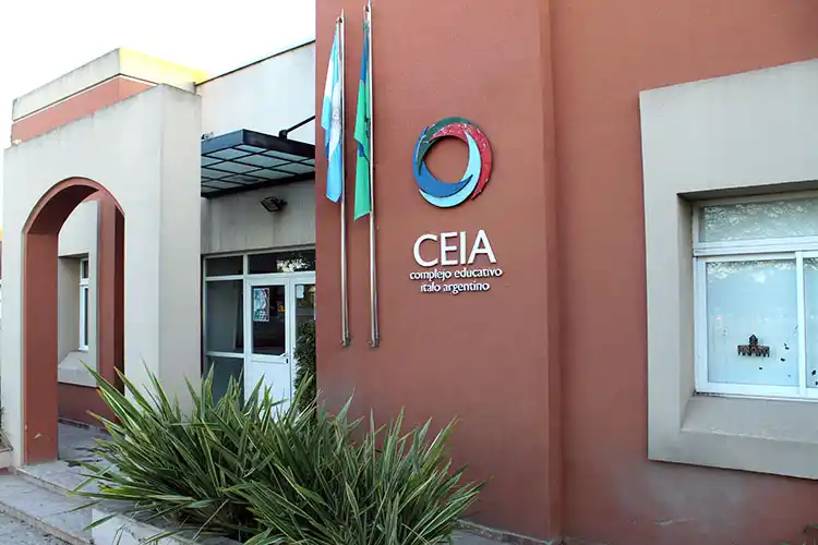 Pamela García Laborde del CEIA: "5 horas menos de pantalla nos brinda la posibilidad de mitigar el problema"