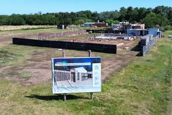 La obra del Espacio Comunitario del barrio La Esmeralda avanza y comienza a tomar forma