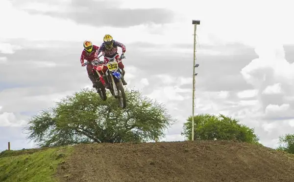 Victoria de Esteban Adriel en la primera del Entrerriano de Motocross