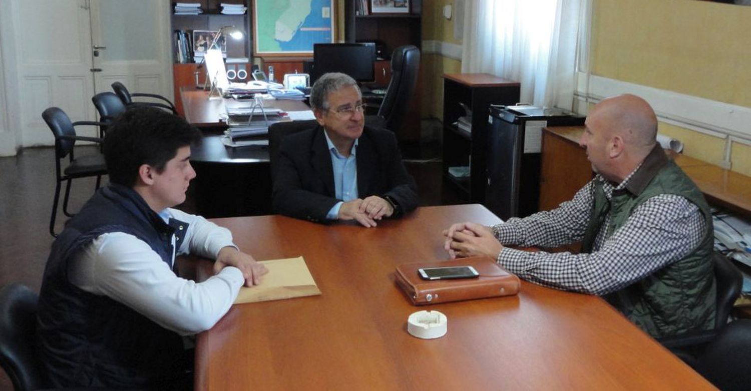 El pavimento de las calles de Aldea Spatzenkutter beneficiaría a los proyectos turísticos