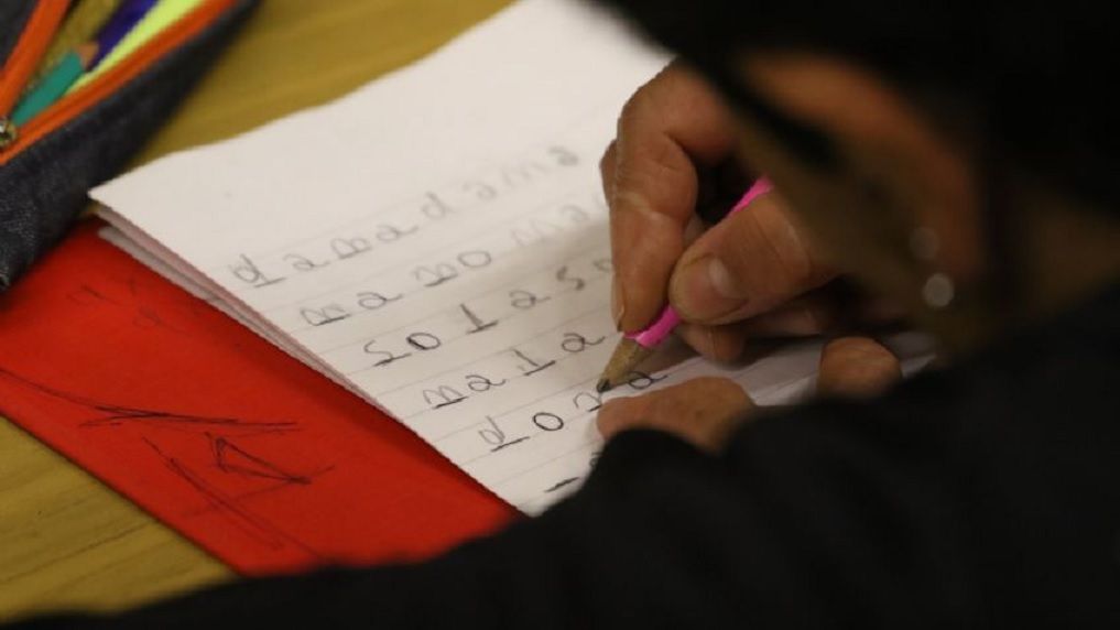 “Denunciando la devaluación educativa”