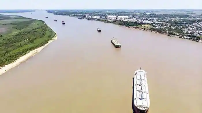 La Hidrovía queda bajo la  conducción de la Administración  de Puertos durante un año