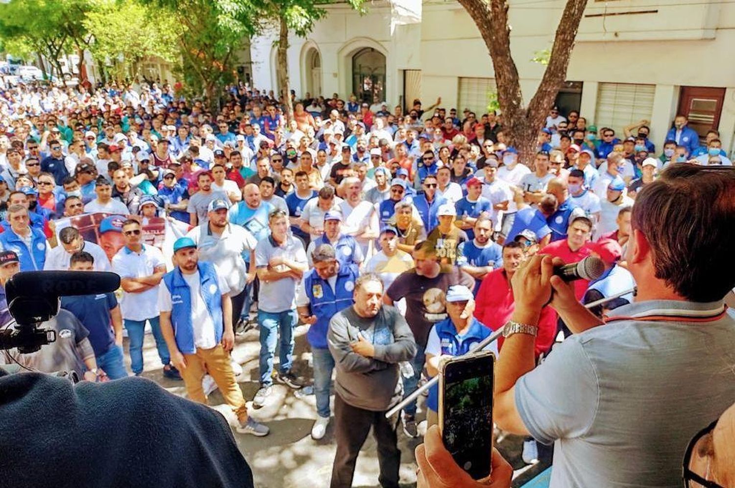 Con reclamos a la política provincial y nacional, camioneros de Santa Fe conmemoraron el Día de la Lealtad 