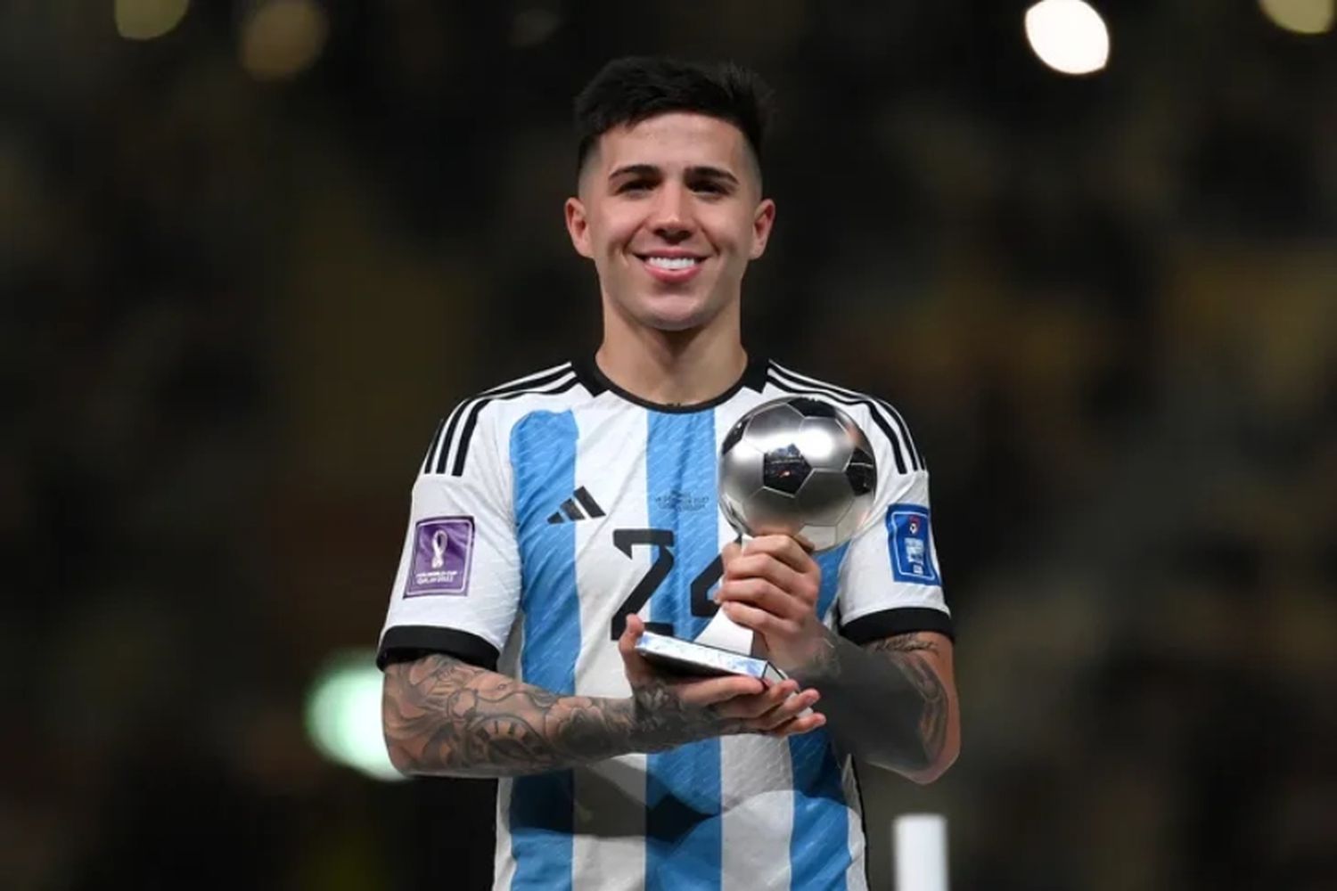 Enzo Fernández es nuevo jugador del Chelsea: los detalles del pase record