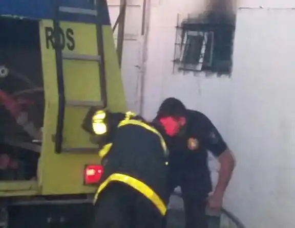 Un incendio causó pérdidas totales en el depósito de Grupo Universitario