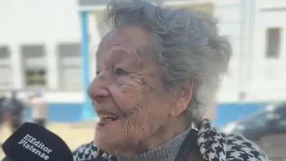 A los 103 años, Amelia Andreoni votó y emocionó a La Plata