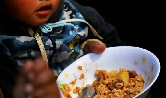 UCA: Casi 4 millones de niños argentinos con problemas para alimentarse