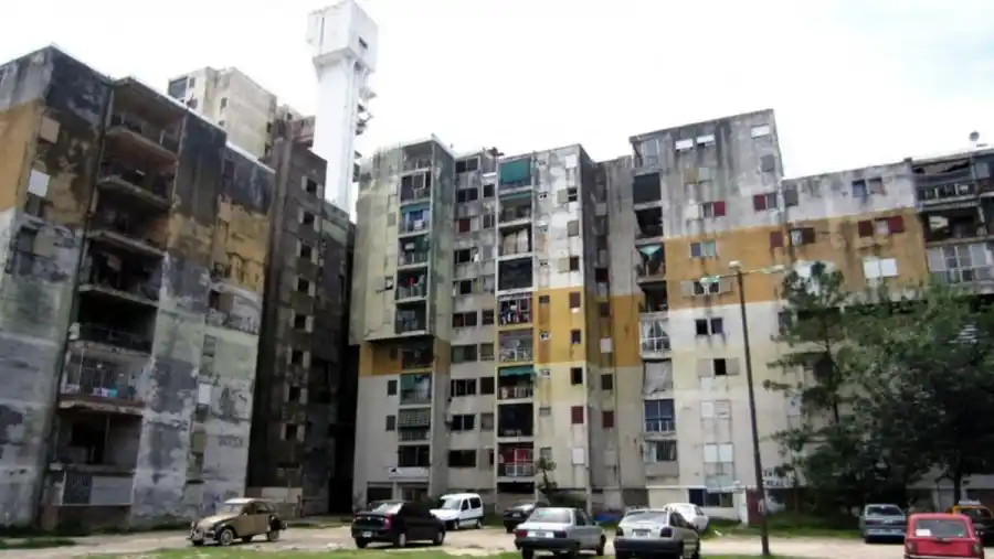 Tres de Febrero: Un delincuente murió tras tirotearse con policías luego de una persecución