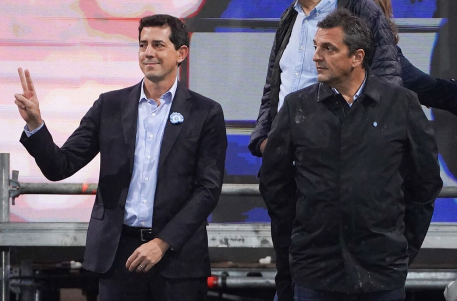 Wado de Pedro mostró su apoyo a la fórmula de consenso de UxP y Massa le agradeció “el esfuerzo y la unidad”