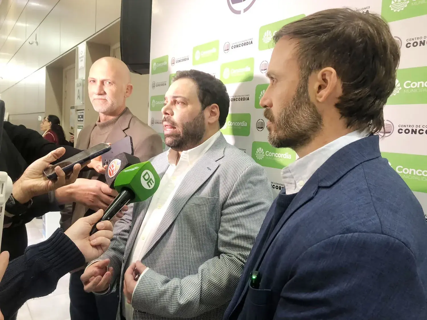 Troncoso y Azcué destacaron el trabajo conjunto entre Provincia y Municipio