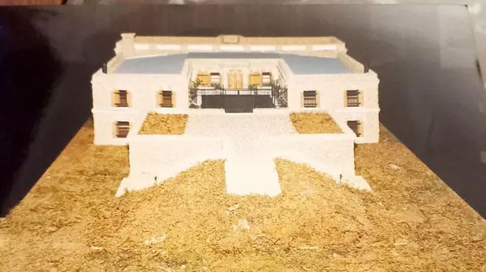 El Castillo de San Carlos arriba de la lomada está (continuación)