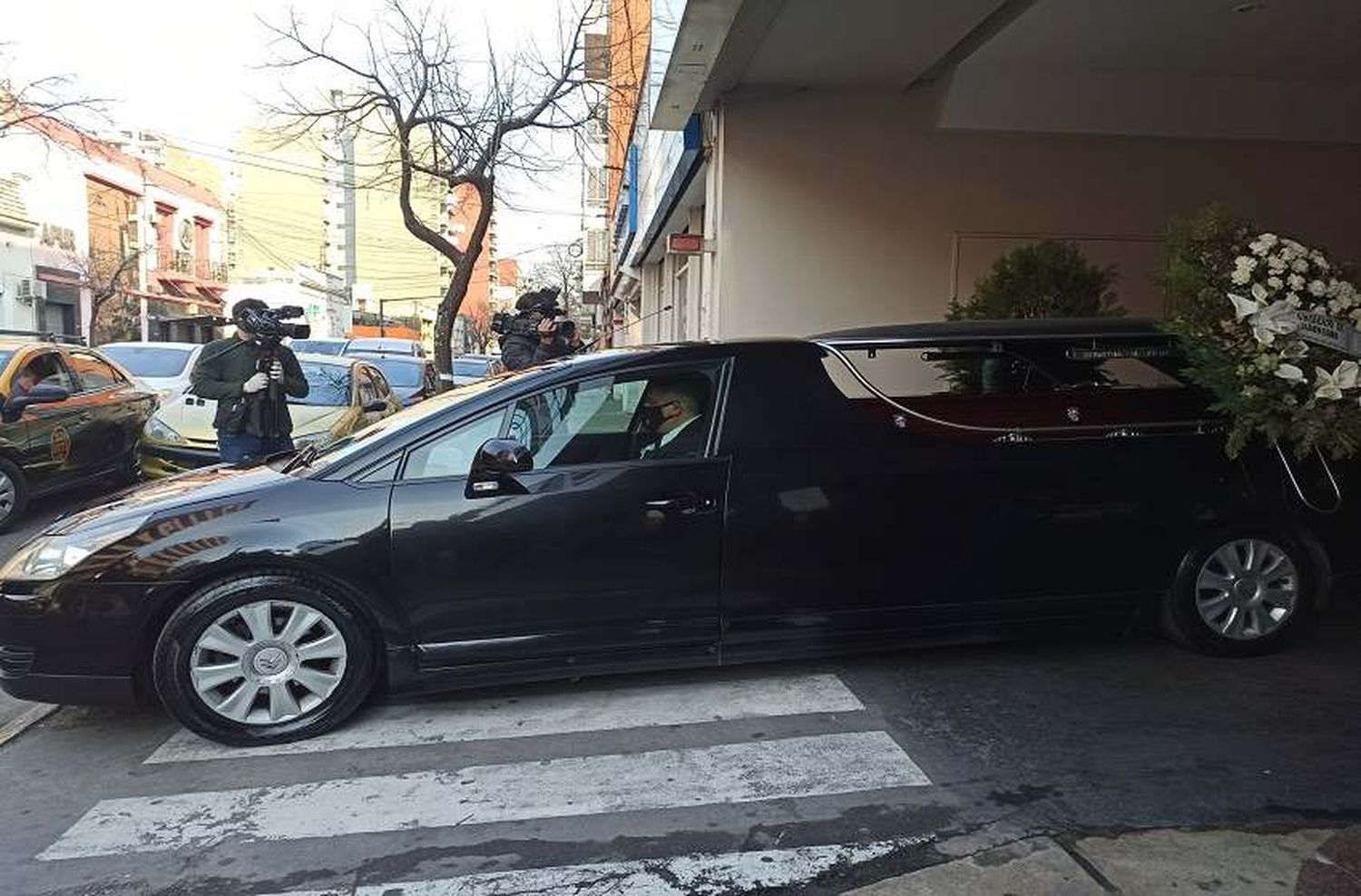 Dolor e impotencia en el último adiós a Sebastián Cejas, el hombre asesinado frente el Hospital Español