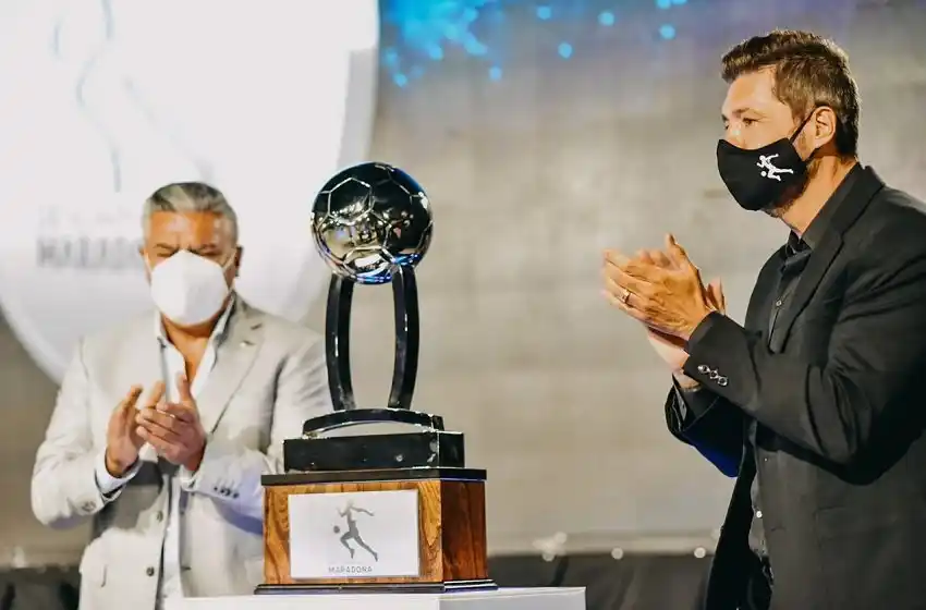 Merecido homenaje al 10: confirmaron que el campeonato argentino seguirá llamándose Diego Armando Maradona