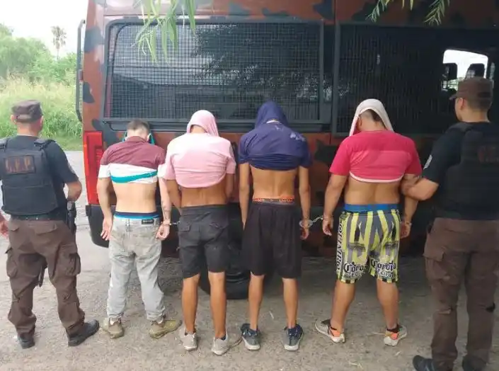 Detuvieron a cuatro personas en Entre Ríos por andar a los tiros
