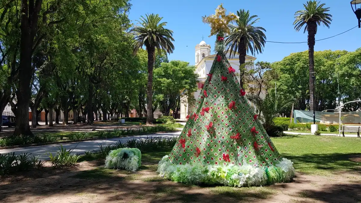 Tejedoras de crochet: paso a paso, cómo hicieron el árbol de Navidad con bolsas de nylon