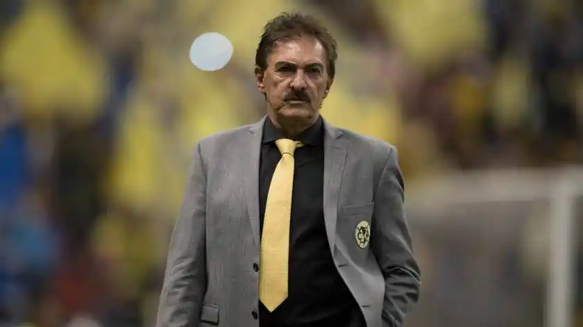 Ricardo La Volpe se postuló para ser técnico de la Selección