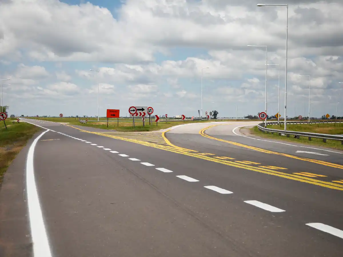 Ciclista sanfrancisqueña  sufrió graves lesiones al ser  arrollada por un camión en la autovía 