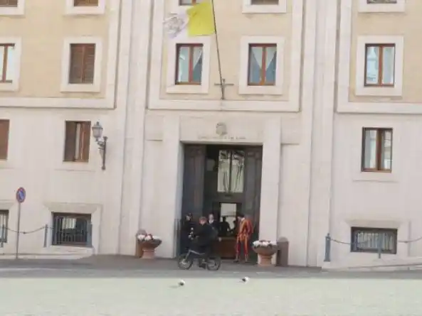 Salud del Papa: Francisco se mantiene estable y comenzó a recibir visitas