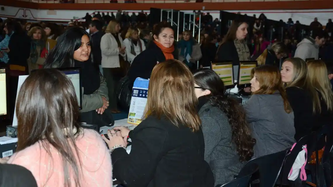 Continúan el ofrecimiento de cargos y horas para docentes