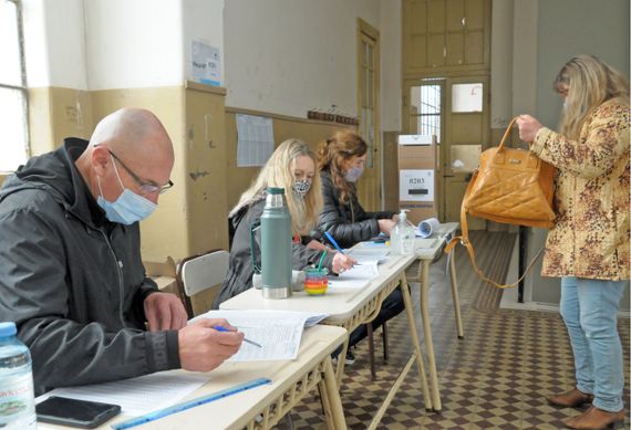 El gobierno nacional elevó hasta 6000 pesos el pago a las autoridades de mesa para la elección general