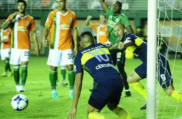 Boca festejó con un doblete de Benedetto y sigue en lo más alto 