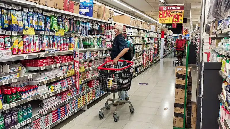 Rige el congelamiento de precios de 1.432 productos: buscan frenar la inflación