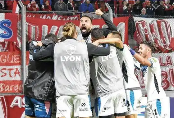 El festejo final de Almagro.
