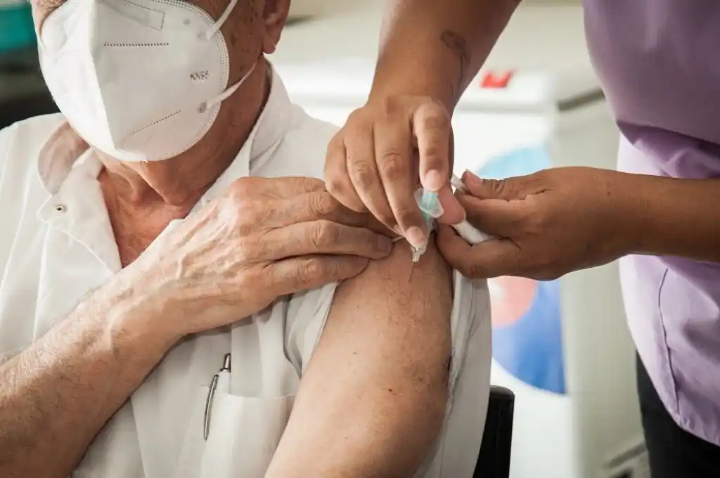 Vacunación antigripal en Santa Fe: inocularán a residentes y trabajadores en geriátricos
