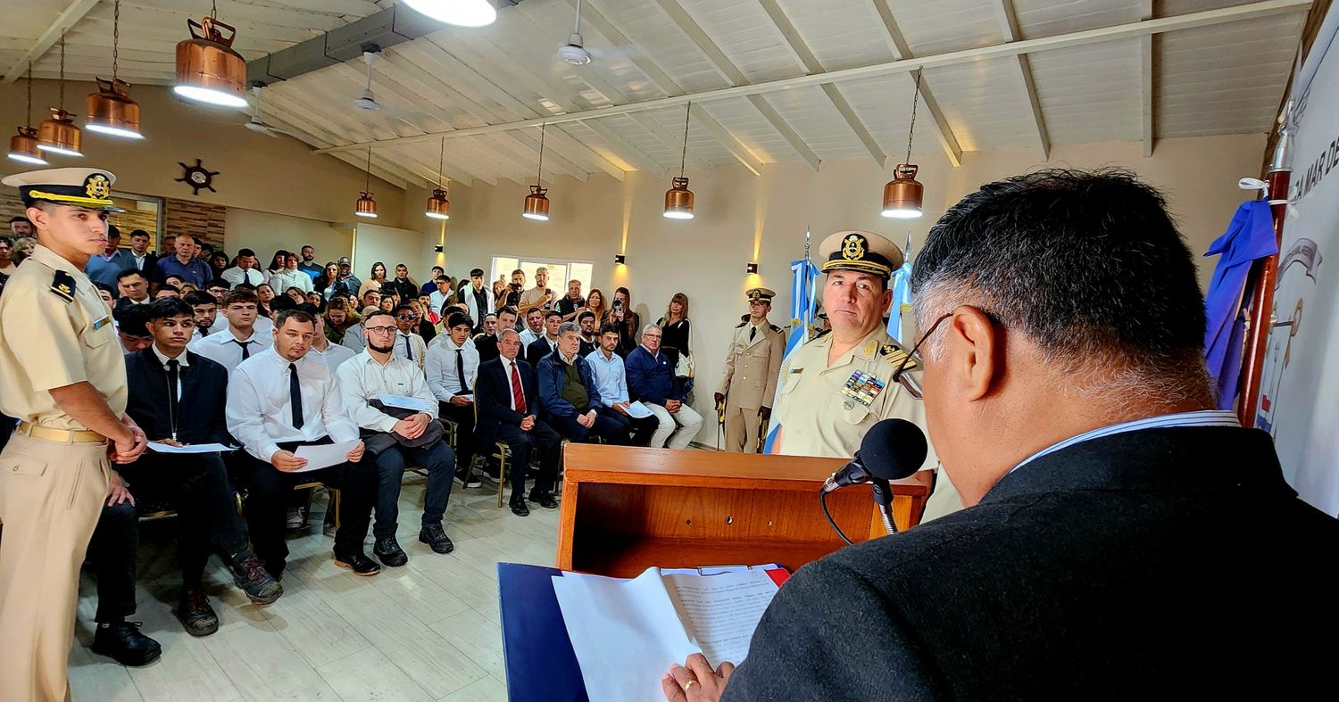 Egresaron más de 60 alumnos de los cursos de la Marina Mercante en Prefectura