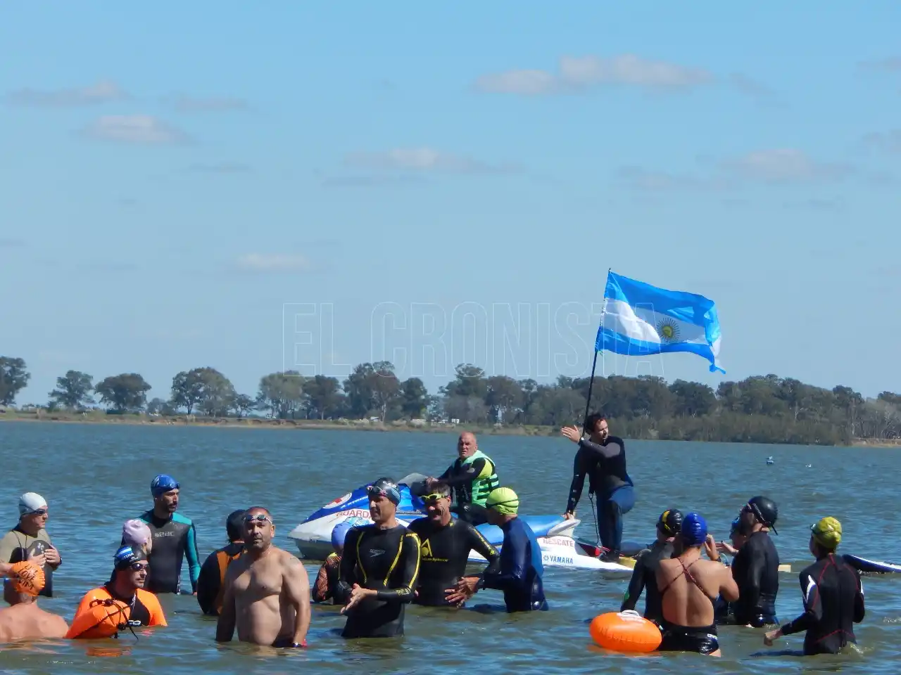 Con presencia de veteranos de Malvinas se realizó la “Tercer Travesía Cruce laguna Chascomús”