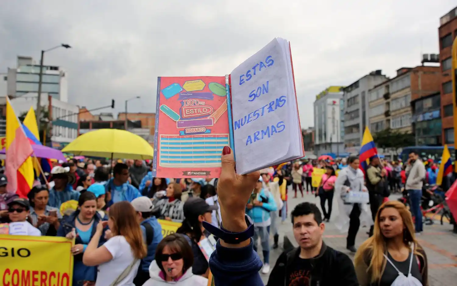 Los niños no van al colegio en Colombia desde hace más de un mes