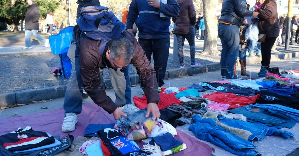 El Municipio le permitirá a los manteros estar un mes más en Plaza Rocha