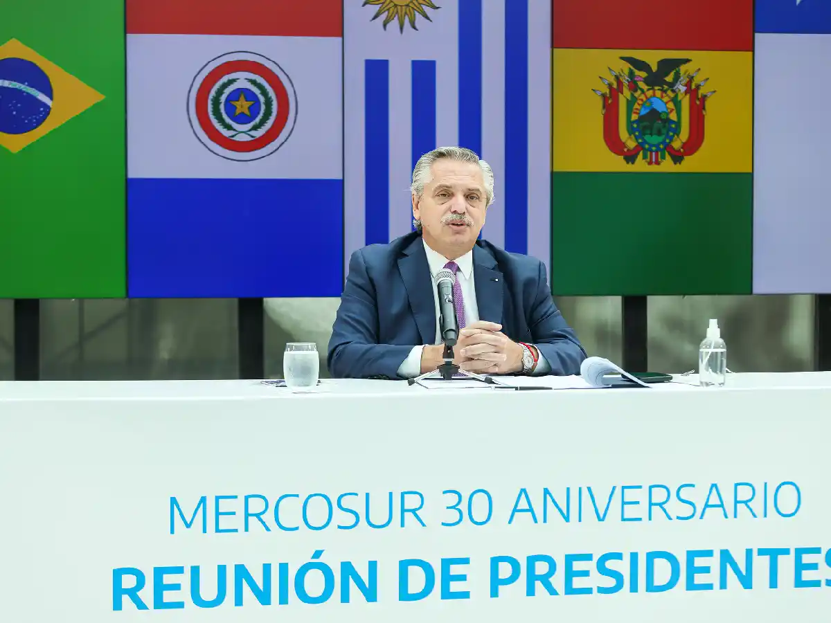 Alberto Fernández propone a los presidentes del Mercosur la creación de un "observatorio de la calidad de la democracia"