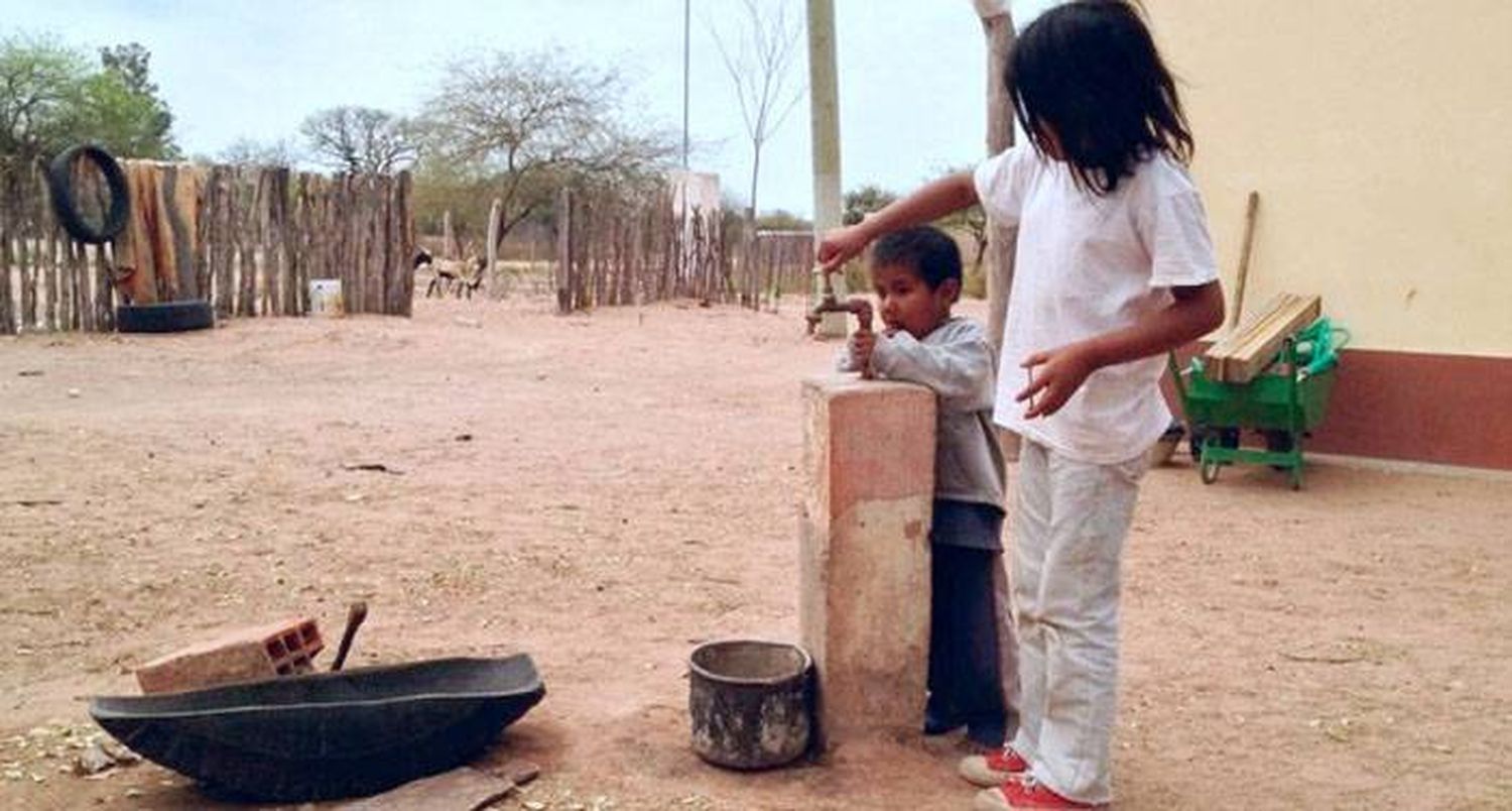 Tinelli y un grupo de empresarios construirán pozos de agua para  los wichis 