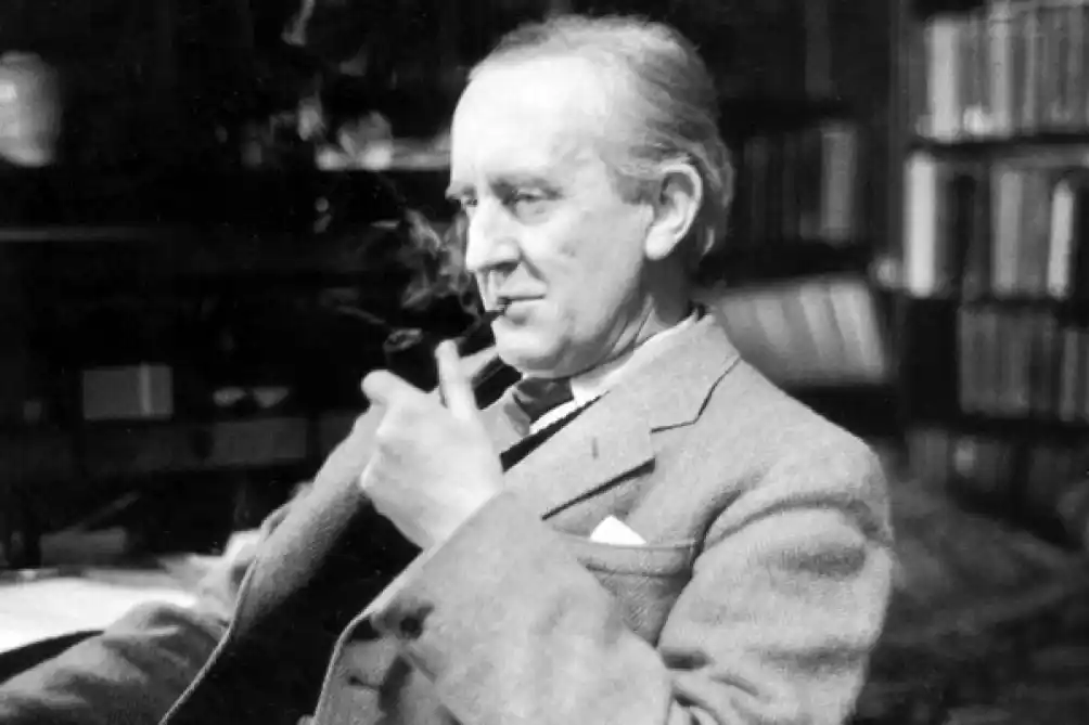 JRR Tolkien: un legado de mitos e historias fantásticas de las entrañas de la propia historia