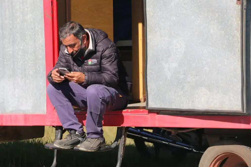 Denunciaron que el ex funcionario Néstor Pintos siguió cobrando su sueldo sin trabajar tras la denuncia por abuso y acoso